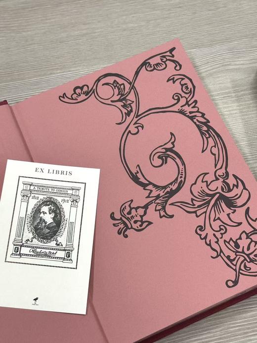 【限量珍藏版】狄更斯《双城记》，封面进口漆布材质，三面书口鎏金+丝印花纹 商品图3