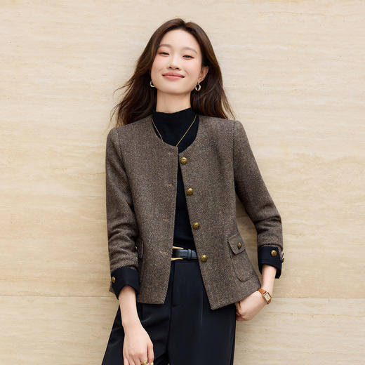 「自」全新升级【铂金会员183/天猫239/差价56】(01303)洛诗琳气质小香风西装外套女2026早春新款亮丝圆领拼色上衣 商品图2