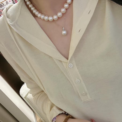 GRC大证仙子 9.5-12mm 正圆微瑕 光线是无核珍珠的温润光 看过去很安静很舒服 商品图2