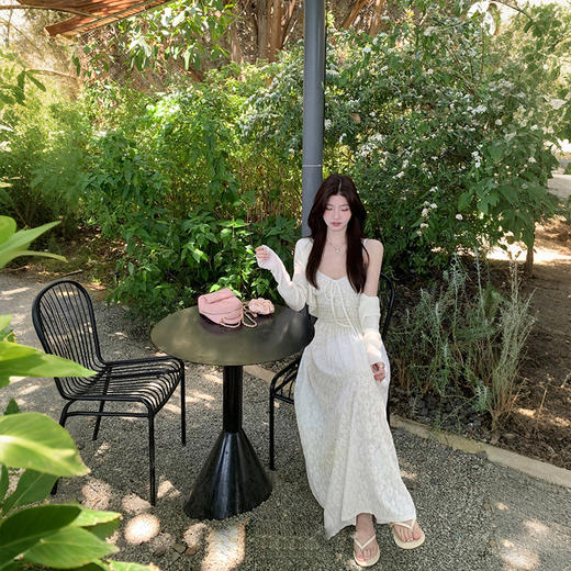 西遇法式掐腰连衣裙女夏季新款米白色度假风系带v领吊带裙SS050841 商品图4