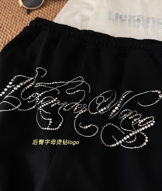 点此购买 大王春秋季女士字母重工烫钻斜肩长袖休闲裤套装 LL 342516 商品图10