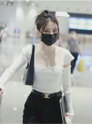 一店k （头层牛皮！双面款！）再也不用极限二选一纠结颜色了！CE 新款双面腰带简直拯救所有穿搭！花一条皮带的钱得两条！超多明星同款~经典凯旋门皮带 商品图11