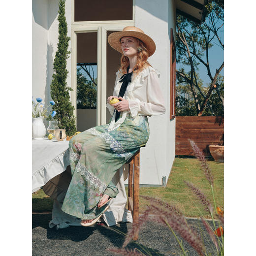 两三事梵高文艺晴光漫影2026夏新款镂空蕾丝拼接印花阔腿休闲裤女 商品图3