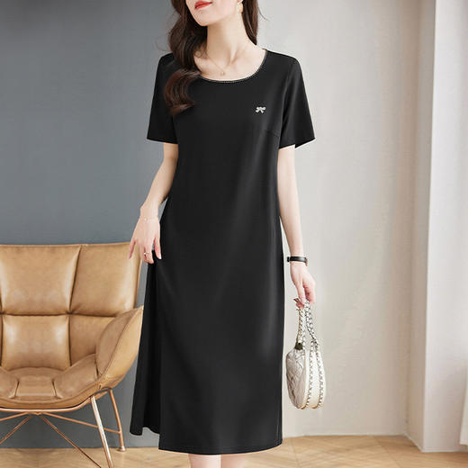 短袖连衣裙女夏季2026新款黑色裙子宽松大码女装洋气显瘦胖mm长裙 商品图3