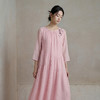 【林栖设计小店】柔花静栖|生活在左2026春夏新品苎麻粉色绣花宽松连衣裙1962233 商品缩略图1