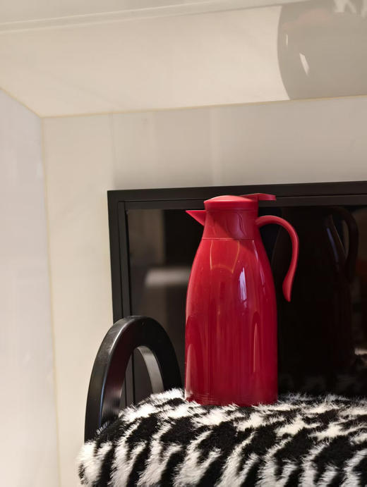 ¥9.9秒杀红色保温壶（2200ml）一个秒杀随一个订单发货 商品图3