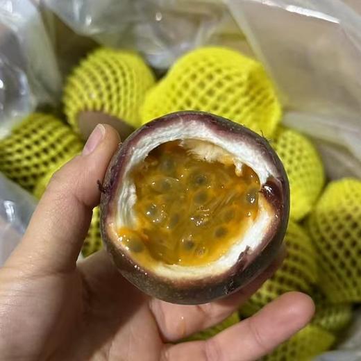 （包邮）苮食～蜜桃百香果【大果 净重约2斤】~它可不是普通红百香果！切开就是一兜汁水，带着蜜桃的香味，香喷喷的，甜多一丢丢的酸，比黄金百香果还要好吃，超级推荐！ 商品图6