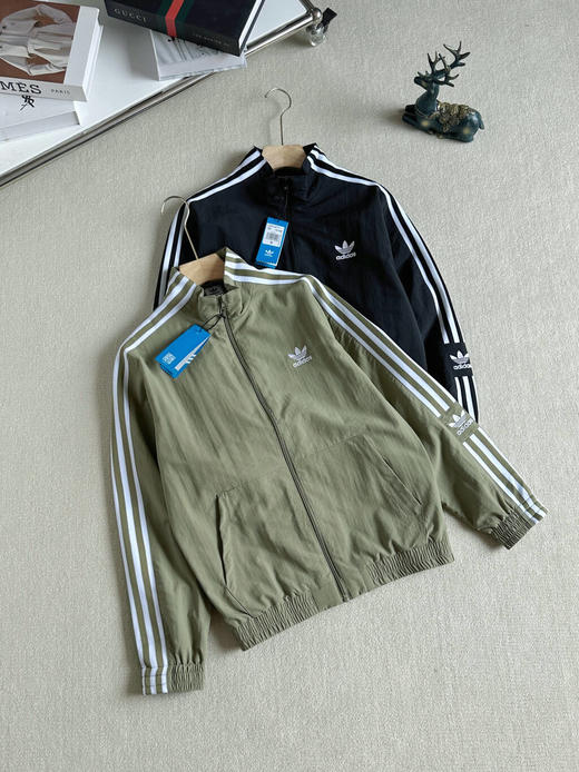 春秋款刺绣三叶草外套男女同款运动潮流三条杠情侣宽松上衣立领外套 商品图0