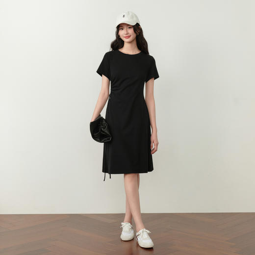 【严选】诗凡黎小黑裙短袖圆领针织连衣裙2026夏新款侧边抽绳收腰显瘦裙子7H3390231 商品图1