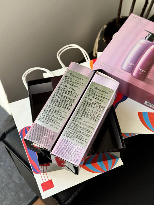 乐天免税店原渠道！正品 POLA 洗发水护发素套装，殿堂级洗护防脱控油一步到位！
礼盒和手提袋也均有，送礼绝对面子十足！！官网单瓶洗发水230！！ 商品图6