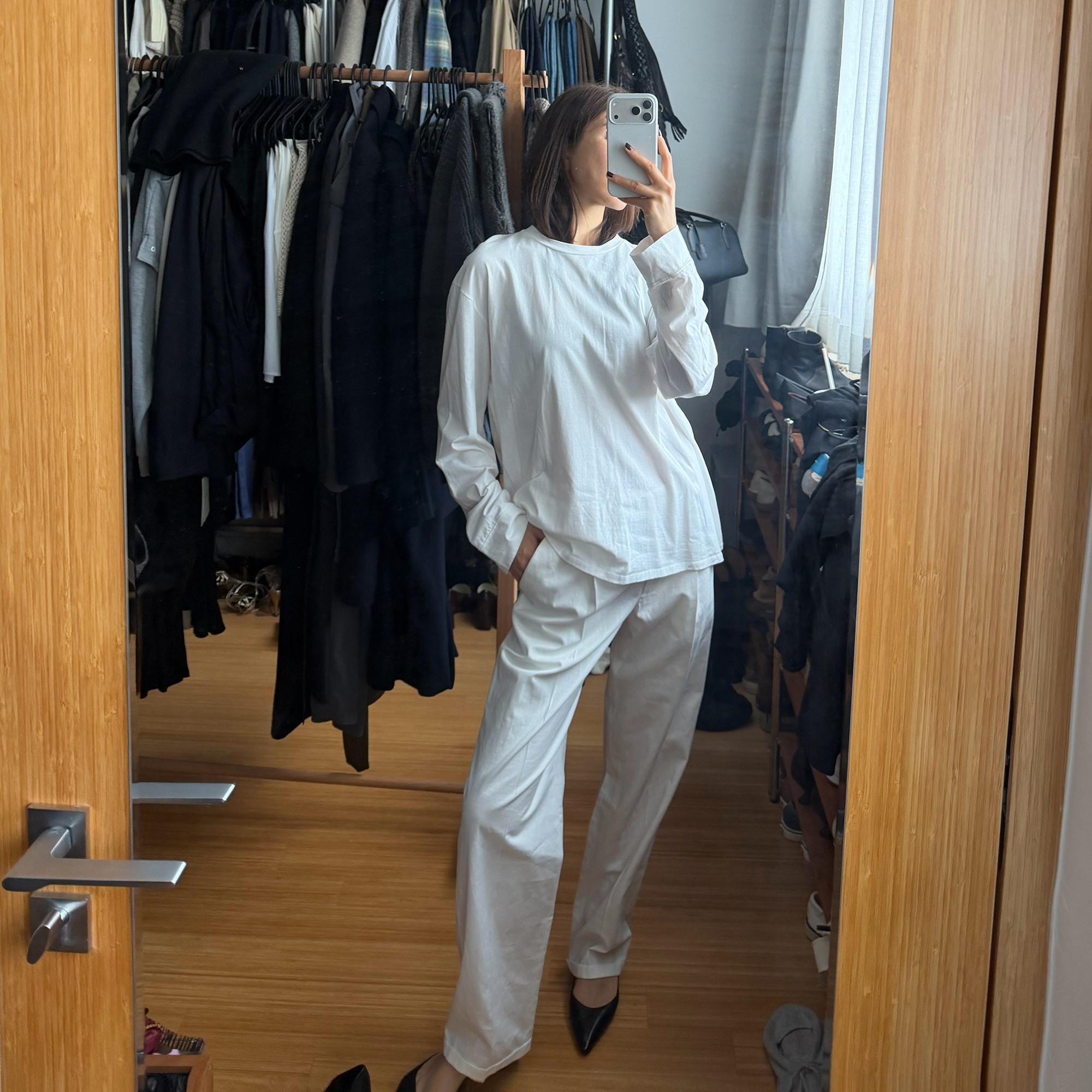 ROMI STUDIO“轻盈自在”羊绒棉碳磨斜纹直身西装裤RWCWXG7236