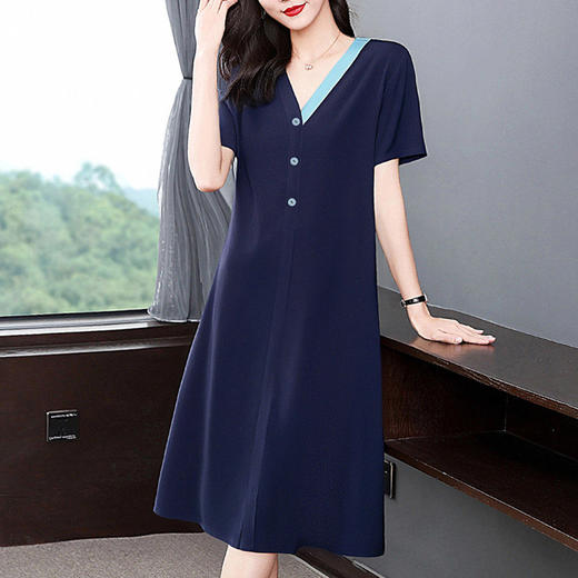 V领连衣裙女夏2026年新款显瘦遮肉胖mm大码女装今年流行爆款裙子 商品图1