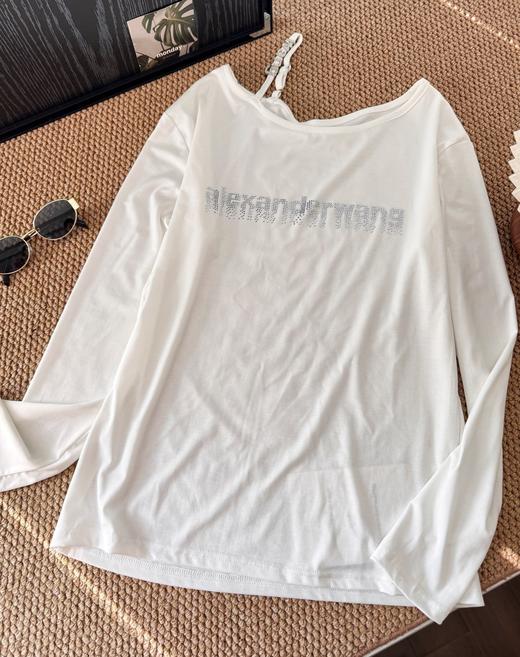 点此购买 大王春秋季女士字母重工烫钻斜肩长袖休闲裤套装 LL 342516 商品图12