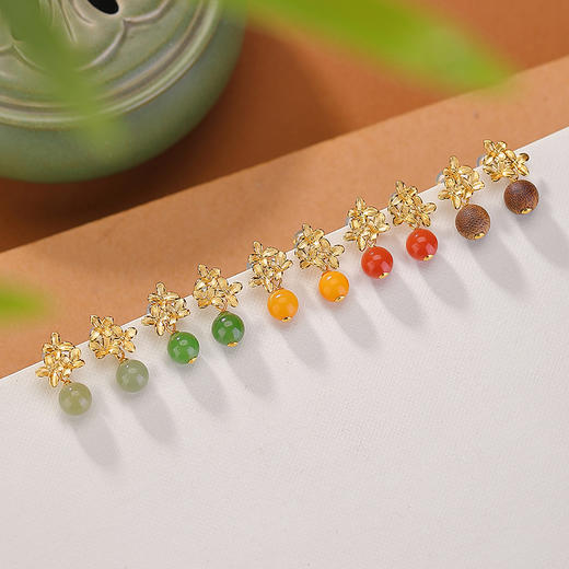 【炫彩人间】S925纯银镀金和田玉碧玉沉香蜜蜡水红南红桂花圆珠耳饰【CW-ED04538】 商品图1