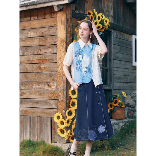 两三事梵高文艺星垂故梦2026春季新款猫咪刺绣不对称下摆印花衬衫 商品图1