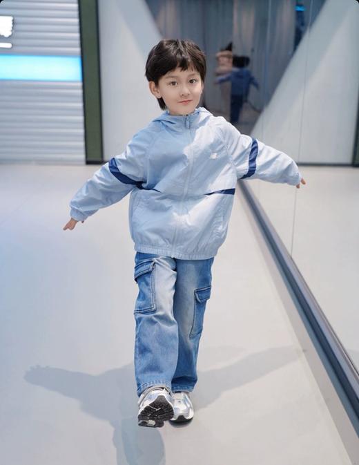 点此购买 120-170NB春夏季中大童轻量化透气网衬连帽外套 gl 342529 商品图7