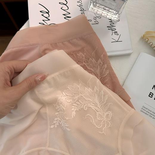 【守护私密健康❗️轻奢冰丝面膜裤】花卉蕾丝拼接“精致叉减龄” 舒适高腰零東缚感！触感丝滑冰凉，夏季穿着不闷热黏腻，蚕丝裆柔软高腰女冰丝三角裤速干L 商品图2