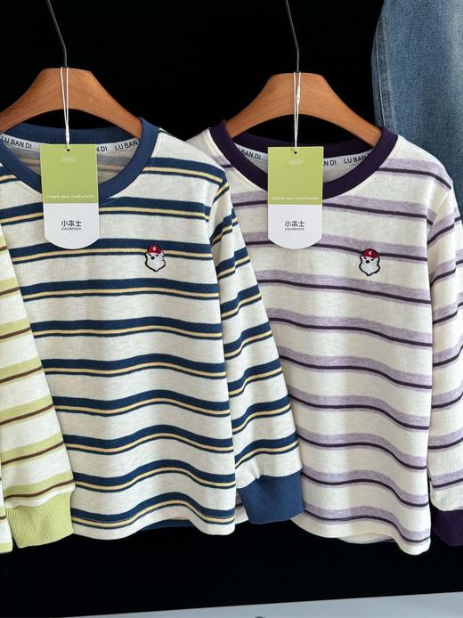 【儿童服饰丨吾家儿童litte ben雪花棉条纹打底】采用柔软亲肤的雪花棉材质，轻薄透气，经典的条纹元素，搭配宽松版型，舒服又耐看，上身慵懒感满满，单穿叠穿都好看 商品图1