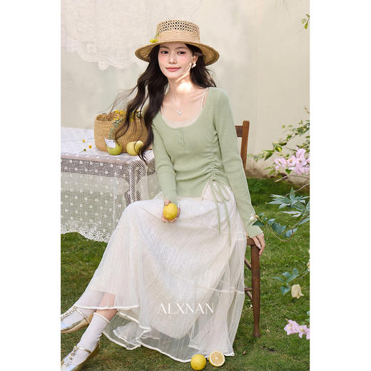 鹿向南「绿野信笺」假两件绿色长袖t恤女春季巨好看修身打底上衣 商品图3