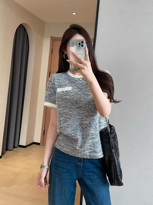 二店y 【3045】 贵气感~珍珠胸袋小香风肌理感浮雕 圆领短袖T恤 商品图8