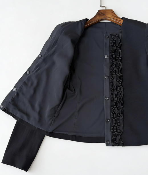 新款春夏外套。 杏色蓝色黑色自己备注号码颜色。 商品图9