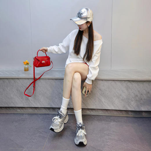 经典鲨2026年春专柜新品潮流网面透气舒适跑步休闲老爹鞋女KW506-617011 商品图2