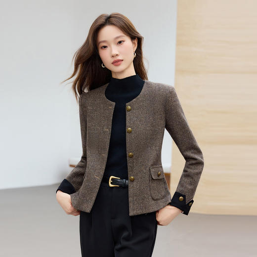 「自」全新升级【铂金会员183/天猫239/差价56】(01303)洛诗琳气质小香风西装外套女2026早春新款亮丝圆领拼色上衣 商品图0