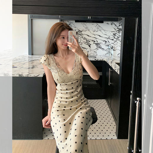 西遇法式赫本风波点连衣裙女2026年夏季新款设计感收腰无袖连衣裙SS060211 商品图0