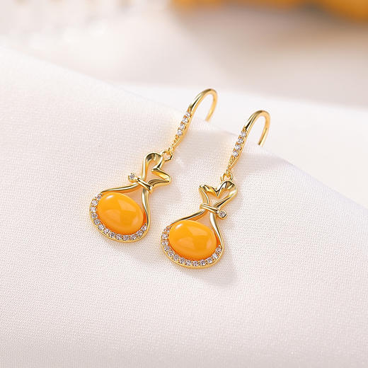 【福喜如愿】S925纯银镀金水红玛瑙蜜蜡红色福袋耳饰【CW-EG02526】 商品图2