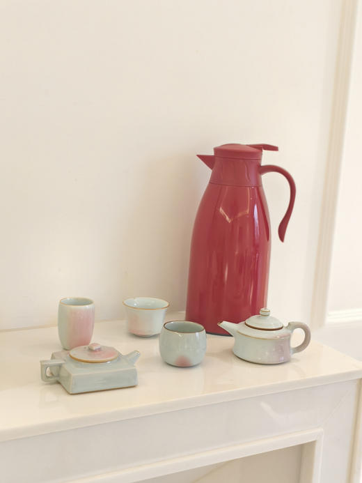 ¥9.9秒杀红色保温壶（2200ml）一个秒杀随一个订单发货 商品图0