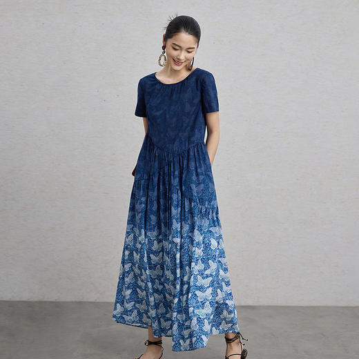 【林栖设计小店】 翩然蝶舞|纯棉蝴蝶印花渐变蓝宽松2026早春新品连衣裙1961265 商品图0