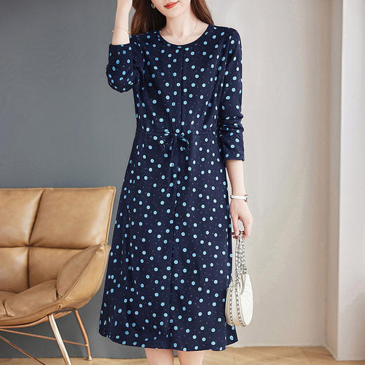 休闲波点连衣裙女春夏2026新款简约大方大码胖mmT恤裙子减龄百搭 商品图4