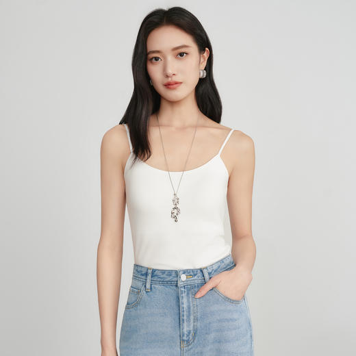 【严选】朱珠代言伊芙丽无感棉带胸垫一体式显瘦美背T恤女士打底2026新款1H1900311 商品图2