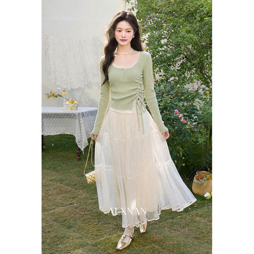 鹿向南「绿野信笺」假两件绿色长袖t恤女春季巨好看修身打底上衣 商品图1