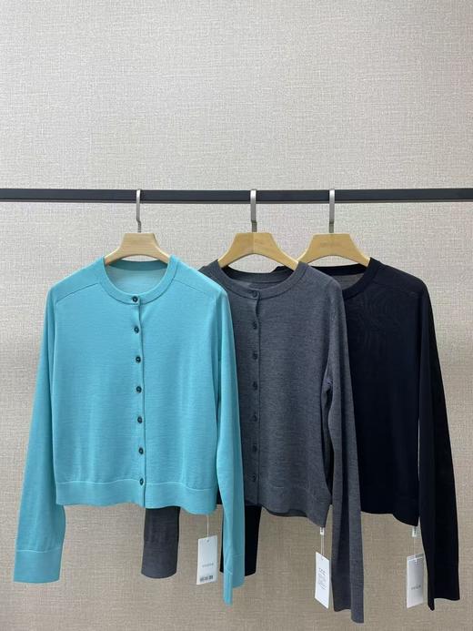 精纺羊毛圆领开衫 商品图0