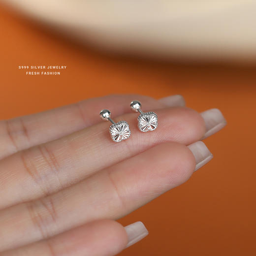 【四叶闪闪】S999纯银车花四叶草粼粼耳骨钉螺丝拧扣耳钉【YXS-F6651】 商品图1