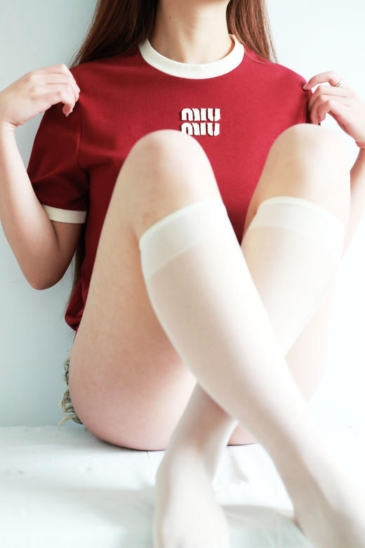 宫廷复古红tee，胸口小标刺绣。显白亲肤棉圆领撞色t恤女E031758 商品图10