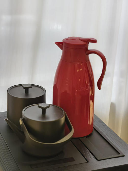 ¥9.9秒杀红色保温壶（2200ml）一个秒杀随一个订单发货 商品图1