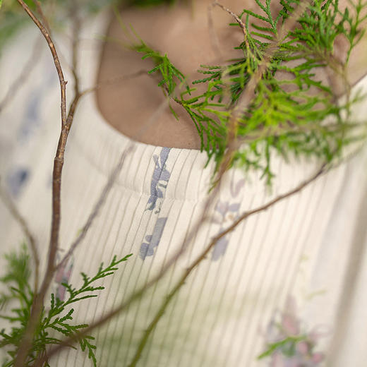 【林栖设计小店】花间迷梦|纯棉杏色牙签褶优雅早春新品印花连衣裙1961344 商品图3