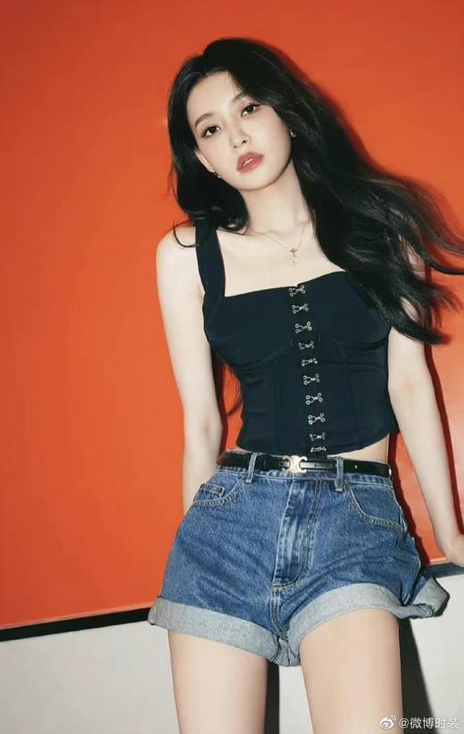 一店k （头层牛皮！双面款！）再也不用极限二选一纠结颜色了！CE 新款双面腰带简直拯救所有穿搭！花一条皮带的钱得两条！超多明星同款~经典凯旋门皮带 商品图13