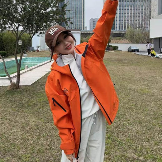 【康博】硬壳冲锋衣8265基地直邮 商品图0