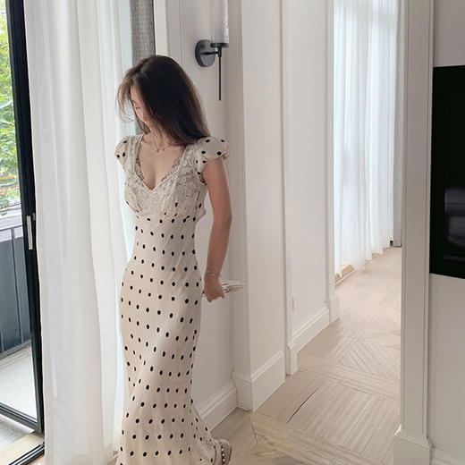 西遇法式赫本风波点连衣裙女2026年夏季新款设计感收腰无袖连衣裙SS060211 商品图2