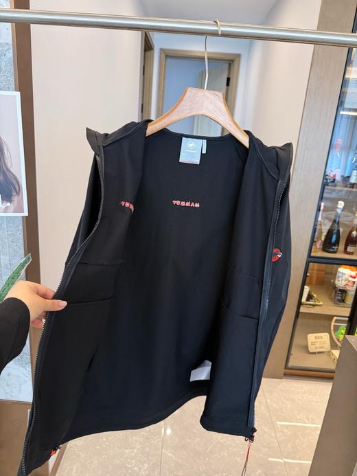 点此购买 猛犸象春秋季男女款抗风拒水弹力软壳夹克 bk 342470 商品图12