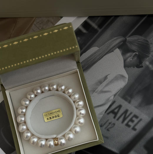 大家都喊补货 比上次3/8活动要小一号的无核珍珠做的 9-11mm左右 亮度很好 基本无暇 不是正圆哦 追求正圆勿拍 价格上尽力了 399/串 商品图2