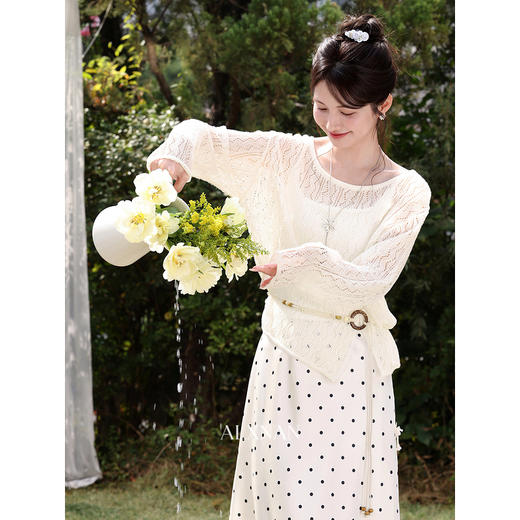 鹿向南「云絮织光」温柔氛围感穿搭女夏季最新款百搭高级针织上衣 商品图1