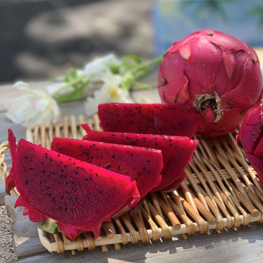 石家庄优选仓库速达，响鲜&红心火龙果，皮薄肉厚，甜蜜多汁，满满的花青素，口感与营养并存，净重5斤/3枚礼盒装 商品图0