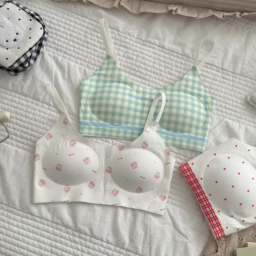 【MUBENMI少女内衣❤2阶甜心派无痕背心#646】发育期：适合9-15岁，这个阶段既要满足有足够的发育空间，又要软软支撑力😌还要避免露痕尴尬，这款无痕无钢圈内衣刚好都做到了 商品图4