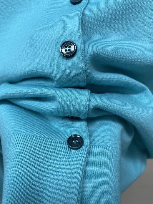 精纺羊毛圆领开衫 商品图13