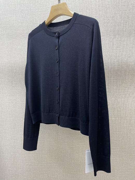 精纺羊毛圆领开衫 商品图9