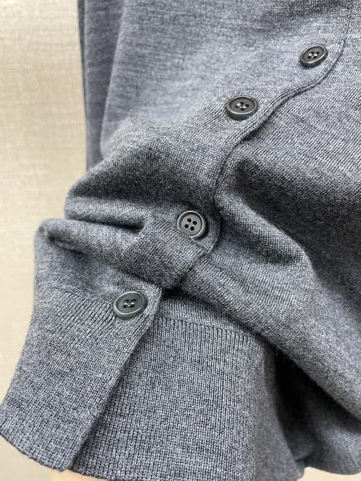 精纺羊毛圆领开衫 商品图5